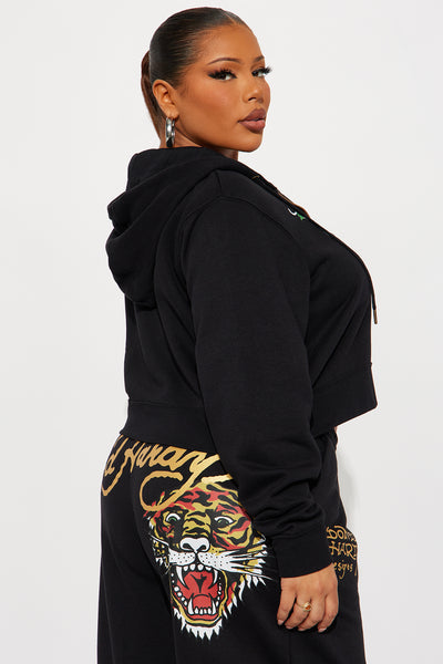 https://cdn.shopify.com/s/files/1/0293/9277/files/08-13-25_S4_42_EHW180029_Black_JG_JW_14-24-48_PLUS_45964_PXF.jpg?v=1755273103&with=400&height=600