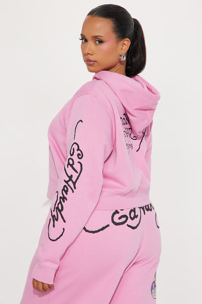 https://cdn.shopify.com/s/files/1/0293/9277/files/08-13-25_S5_25_EHW180030_Pink_CR_SS_13-06-42_PLUS_5784_PXF.jpg?v=1755213148&with=400&height=600