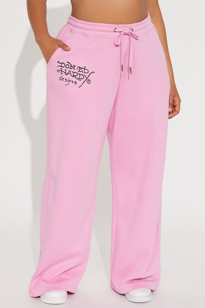 https://cdn.shopify.com/s/files/1/0293/9277/files/08-13-25_S5_26_EHW820033_Pink_CR_SS_13-06-42_PLUS_5786_PXF.jpg?v=1755209972&with=400&height=600