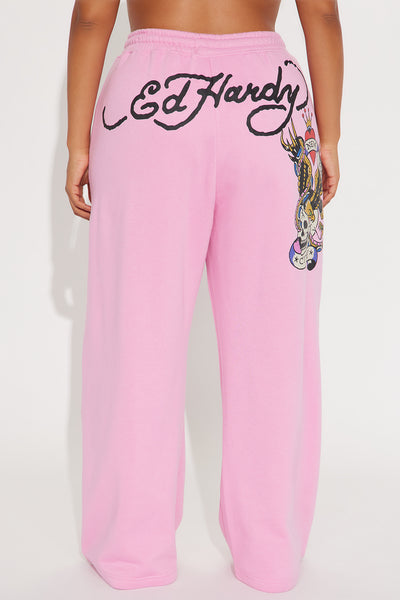 https://cdn.shopify.com/s/files/1/0293/9277/files/08-13-25_S5_26_EHW820033_Pink_CR_SS_13-06-42_PLUS_5787_PXF.jpg?v=1755209973&with=400&height=600