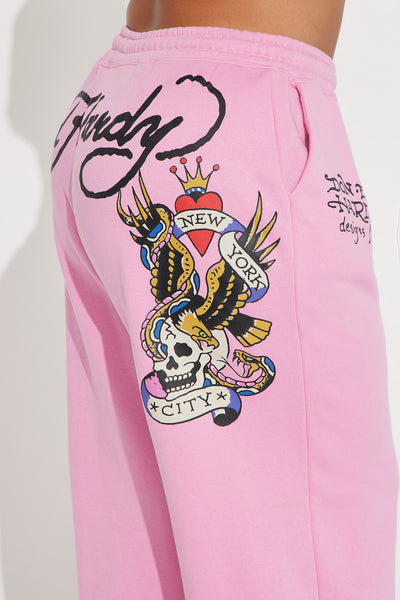 https://cdn.shopify.com/s/files/1/0293/9277/files/08-13-25_S5_26_EHW820033_Pink_CR_SS_13-06-42_PLUS_5788_PXF.jpg?v=1755209973&with=400&height=600