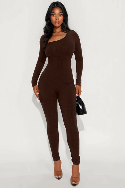 https://cdn.shopify.com/s/files/1/0293/9277/files/08-14-25_S1_33_JP3405TCH_Black_KJ_AC_14-33-29_0957_MH-Kaliani_CM_CM_CM_BL_Chocolate.jpg?v=1789493931&with=400&height=600