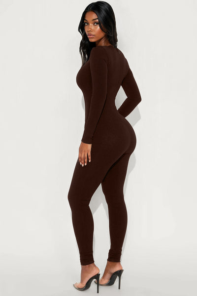 https://cdn.shopify.com/s/files/1/0293/9277/files/08-14-25_S1_33_JP3405TCH_Black_KJ_AC_14-34-15_0971_MH-Kaliani_CM_CM_BL_Chocolate.jpg?v=1789493931&with=400&height=600