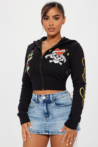 https://cdn.shopify.com/s/files/1/0293/9277/files/08-16-23Studio8_TH_AP_11-41-20_28_EHW180011_Black_7553_CM.jpg?v=1714674814&with=400&height=600