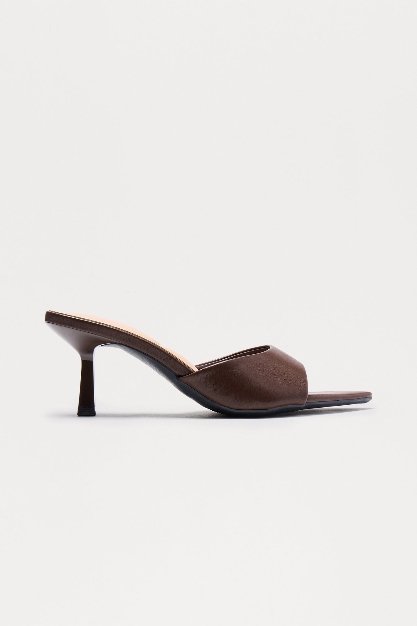 https://cdn.shopify.com/s/files/1/0293/9277/files/08-18-25_S10_14_SUSAN1_Brown_CXB_11-38-25_FLATLAY_20570_PXF.jpg?v=1755877627