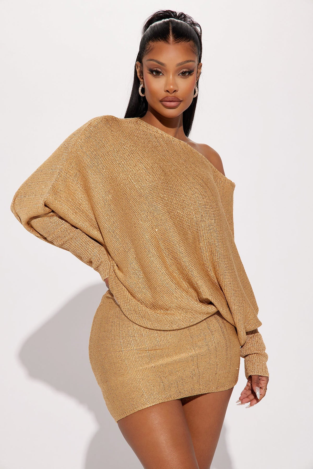 https://cdn.shopify.com/s/files/1/0293/9277/files/08-19-23Studio2_RM_RL_12-09-22_3_D2684FN_Gold_51478_EH_WG.jpg?v=1774629411