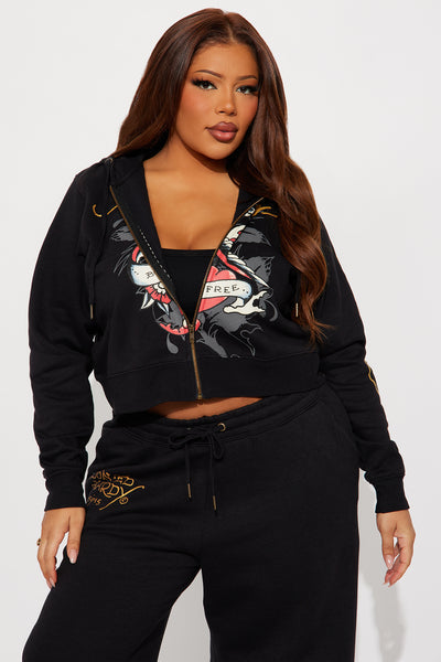 https://cdn.shopify.com/s/files/1/0293/9277/files/08-19-25_S4_1_EHW180024_Black_ZSR_JG_SS_09-58-43_PLUS_49444_PXF.jpg?v=1755875321&with=400&height=600