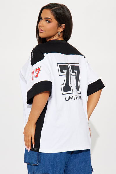 https://cdn.shopify.com/s/files/1/0293/9277/files/08-20-24_S8_6_24KT1919_WhiteCombo_ZSR_KT_DO_10-26-27_PLUS_10364_PXF.jpg?v=1746228612&with=400&height=600