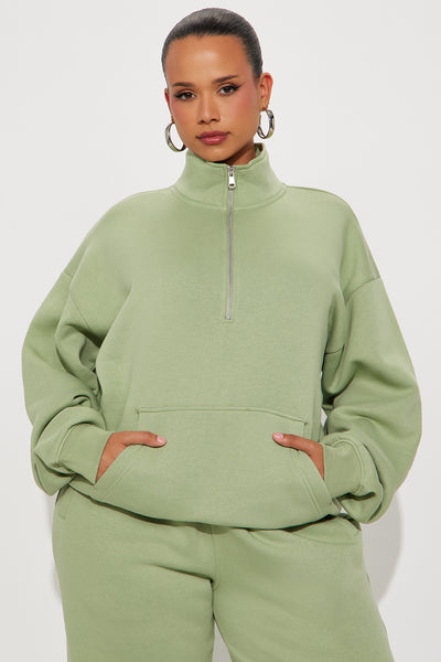https://cdn.shopify.com/s/files/1/0293/9277/files/08-20-25_S6_38_123QUARTERZIP_Sage_HY_JW_15-37-29_PLUS_100164_PXF.jpg?v=1756322879&with=400&height=600