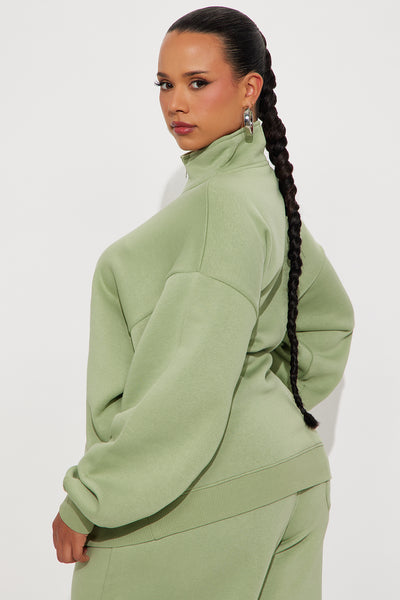 https://cdn.shopify.com/s/files/1/0293/9277/files/08-20-25_S6_38_123QUARTERZIP_Sage_HY_JW_15-37-29_PLUS_100166_PXF.jpg?v=1756322885&with=400&height=600