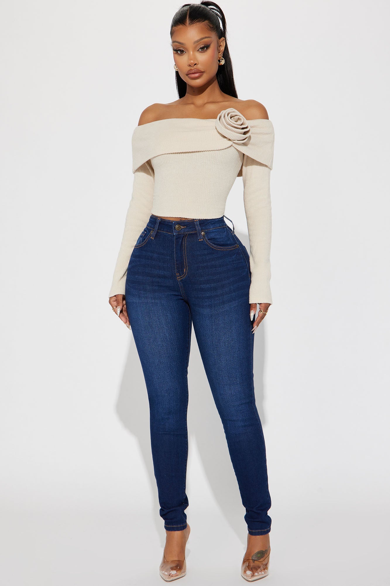 https://cdn.shopify.com/s/files/1/0293/9277/files/08-21-23Studio2_TK_RL_14-38-23_24_FN1006HSKAT_DarkWash_18643_SG.jpg?v=1693331808