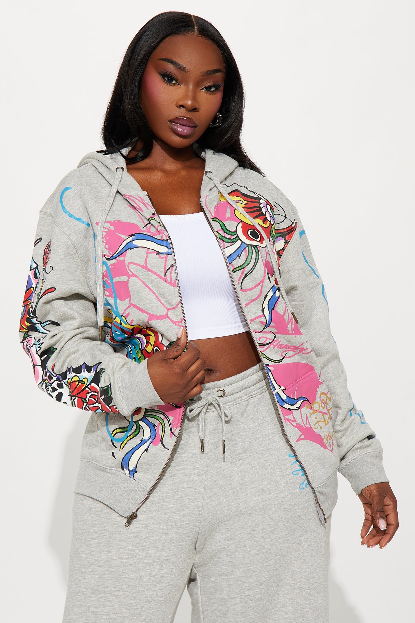 https://cdn.shopify.com/s/files/1/0293/9277/files/08-22-25_S5_6_EHFN13017_HeatherGrey_JP_AC_11-13-40_PLUS_48581_PXF.jpg?v=1756236409