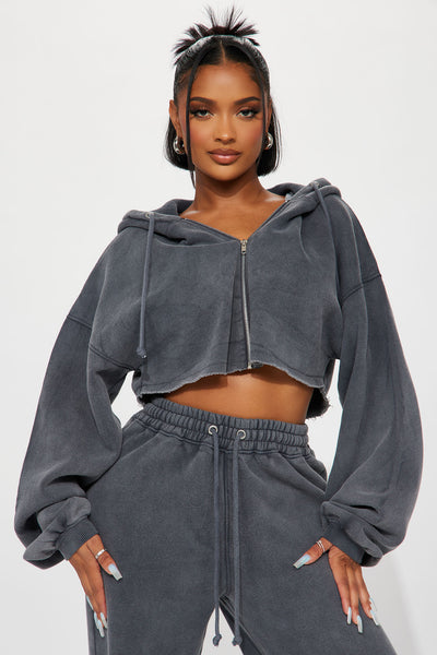 https://cdn.shopify.com/s/files/1/0293/9277/files/08-25-23Studio8_CB_PC_14-21-11_33_ZDZPK11103SET_Charcoal_9609_JB.jpg?v=1693524878&with=400&height=600