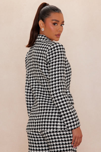 https://cdn.shopify.com/s/files/1/0293/9277/files/08-26-25_S5_46_GW25K5228A_BlackWhite_TK_IM_15-13-51_51877_PXF.jpg?v=1756317671&with=400&height=600