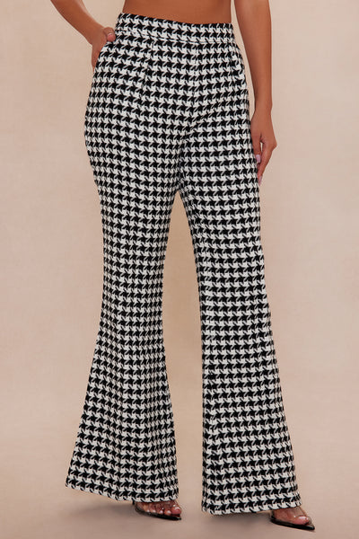 https://cdn.shopify.com/s/files/1/0293/9277/files/08-26-25_S5_47_GW25K5228B_BlackWhite_TK_IM_15-17-17_10614_PXF.jpg?v=1756317695&with=400&height=600