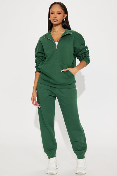 https://cdn.shopify.com/s/files/1/0293/9277/files/08-28-25_S6_14_123QUARTERZIP_Hunter_KJ_PC_11-23-17_145821_PXF.jpg?v=1756745565&with=400&height=600