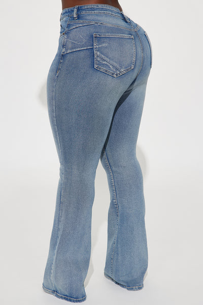 https://cdn.shopify.com/s/files/1/0293/9277/files/08-30-23Studio3_KT_IM_10-59-03_11_YJDM15HRSFL3_VintageWash_P_1056_PLUS_PXF.jpg?v=1722033122&with=400&height=600