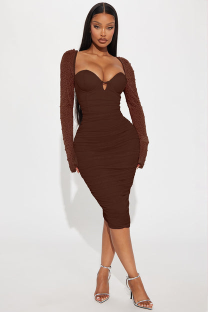 https://cdn.shopify.com/s/files/1/0293/9277/files/08-30-24_S2_2_KSWD4060110_Blush_HY_RL_10-55-50_5158_JA_Chocolate.jpg?v=1760399025
