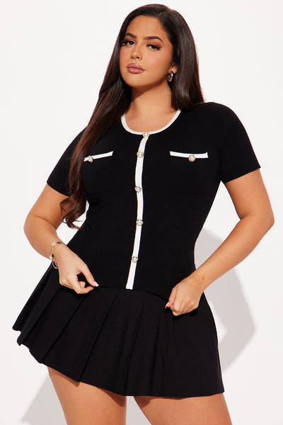 https://cdn.shopify.com/s/files/1/0293/9277/files/08-30-24_S4_21_KCCT04050606SS_BlackWhite_CZ_DO_12-10-39_PLUS_60351_PXF.jpg?v=1725467708&with=400&height=600