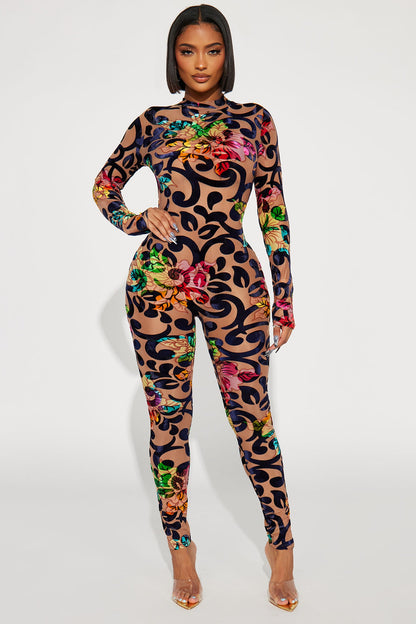 https://cdn.shopify.com/s/files/1/0293/9277/files/09-05-23Studio1_KT_PC_15-22-58_63_P8355_MultiColor_1959_EH.jpg?v=1694199085