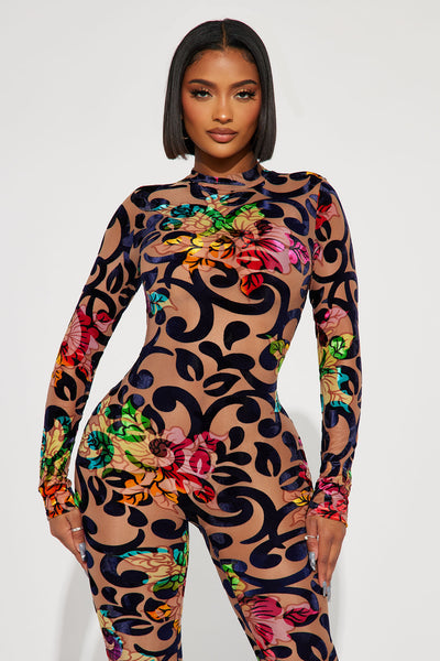 https://cdn.shopify.com/s/files/1/0293/9277/files/09-05-23Studio1_KT_PC_15-23-12_63_P8355_MultiColor_1968_EH.jpg?v=1694199085&with=400&height=600