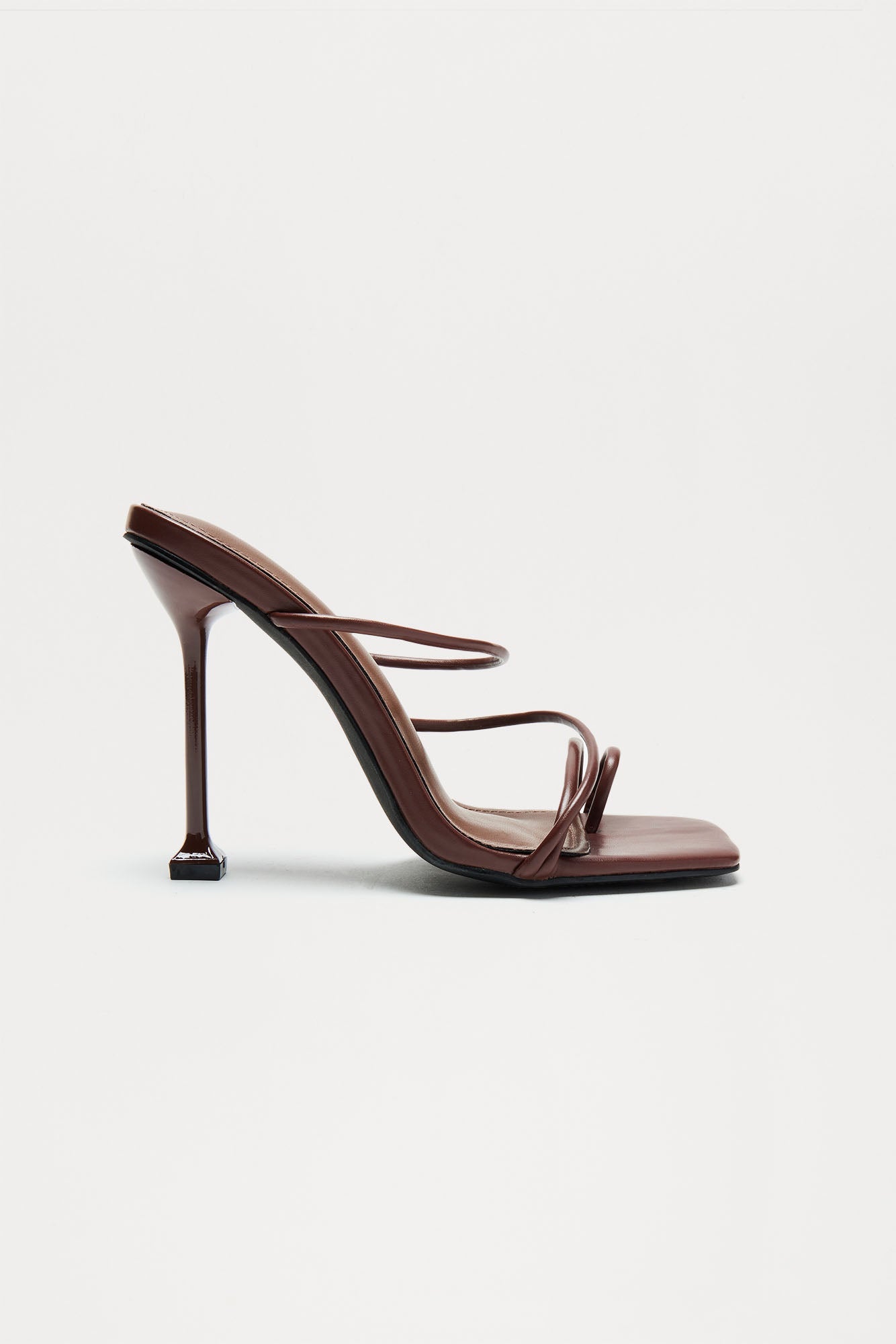 https://cdn.shopify.com/s/files/1/0293/9277/files/09-06-24_S10_31_NAILME_Brown_ZSR_CXB_11-07-38_2918_ES.jpg?v=1725926119