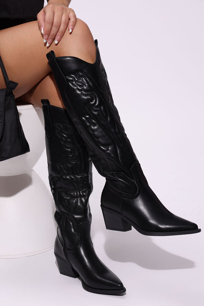 https://cdn.shopify.com/s/files/1/0293/9277/products/09-08-22Studio7_RT_14-55-56_72_DALLASFN1_Black_0003_SG.jpg?v=1662741543&with=400&height=600