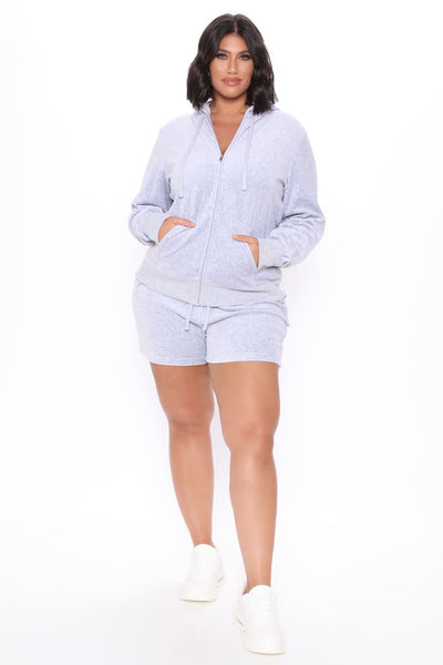 https://cdn.shopify.com/s/files/1/0293/9277/products/09-09-20Studio3_AP_SA_12-02-25_32_7021_HeatherGrey_P_0752_PLUS_NT.jpg?v=1653522735&with=400&height=600