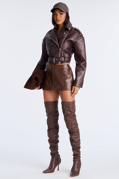 https://cdn.shopify.com/s/files/1/0293/9277/files/09-10-25_S10_19_B22503SK4101_Brown_RA_IM_10-51-29_0909_PXF.jpg?v=1757708337