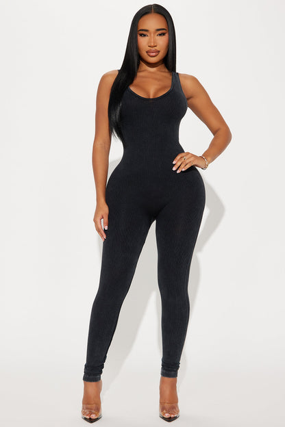 https://cdn.shopify.com/s/files/1/0293/9277/files/09-11-24_S4_7_J1L1567C_Black_KJ_SS_10-44-27_64348_PXF.jpg?v=1726174285