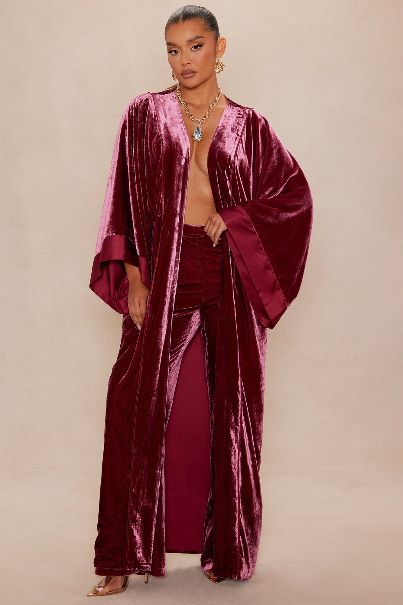 https://cdn.shopify.com/s/files/1/0293/9277/files/09-11-25_S5_32_FN241752_Burgundy_AE_JS_13-01-48_67050_PXF.jpg?v=1757974309