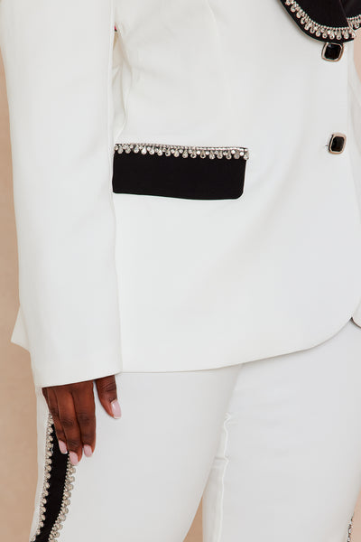 https://cdn.shopify.com/s/files/1/0293/9277/files/09-12-25_S5_19_25GWF4124A_WhiteBlack_AE_JS_13-08-43_PLUS_2216_PXF.jpg?v=1758059340&with=400&height=600