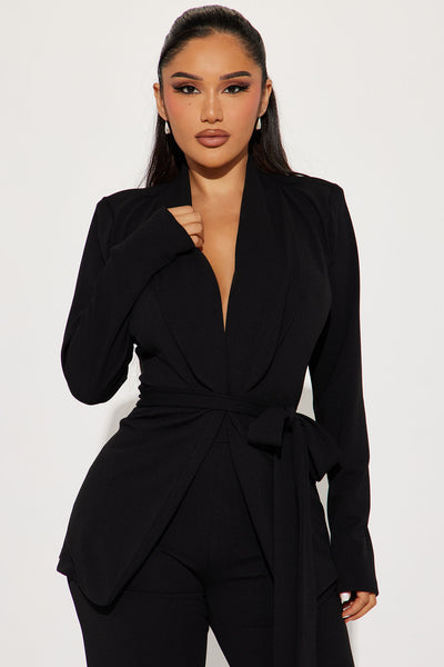 https://cdn.shopify.com/s/files/1/0293/9277/files/09-13-23Studio3_KS_AC_08-25-19_25_CAST10097_Black_25373_SG.jpg?v=1695149166&with=400&height=600