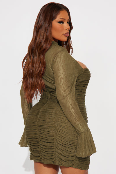 https://cdn.shopify.com/s/files/1/0293/9277/files/09-16-25_S4PM_111_34069SK_Wine_JP_AP_17-50-46_PLUS_11516_PXF_BL_Olive.jpg?v=1790281800&with=400&height=600