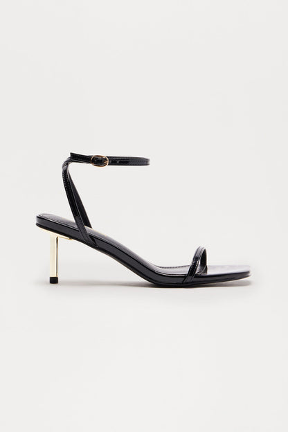 https://cdn.shopify.com/s/files/1/0293/9277/files/09-17-24_S15_25_ARISU01_Black_CZ_09-59-224590_PXF_ES.jpg?v=1726779341