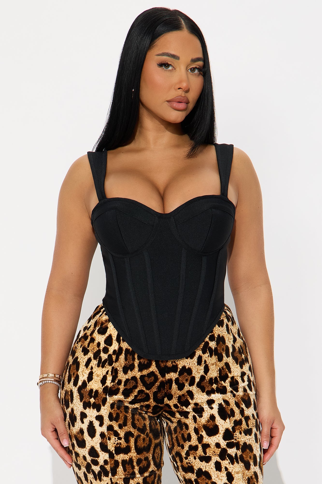 https://cdn.shopify.com/s/files/1/0293/9277/files/09-17-25_S1_33_GW25K5093G_Black_RK_JS_12-50-55_27881_PXF.jpg?v=1758314725