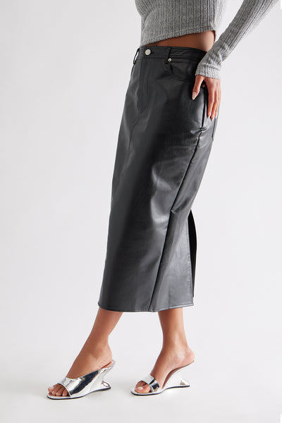 https://cdn.shopify.com/s/files/1/0293/9277/files/09-17-25_S5_60_KEEPCURVING_Silver_KJ_IM_15-15-14_2598_PXF.jpg?v=1758321587&with=400&height=600
