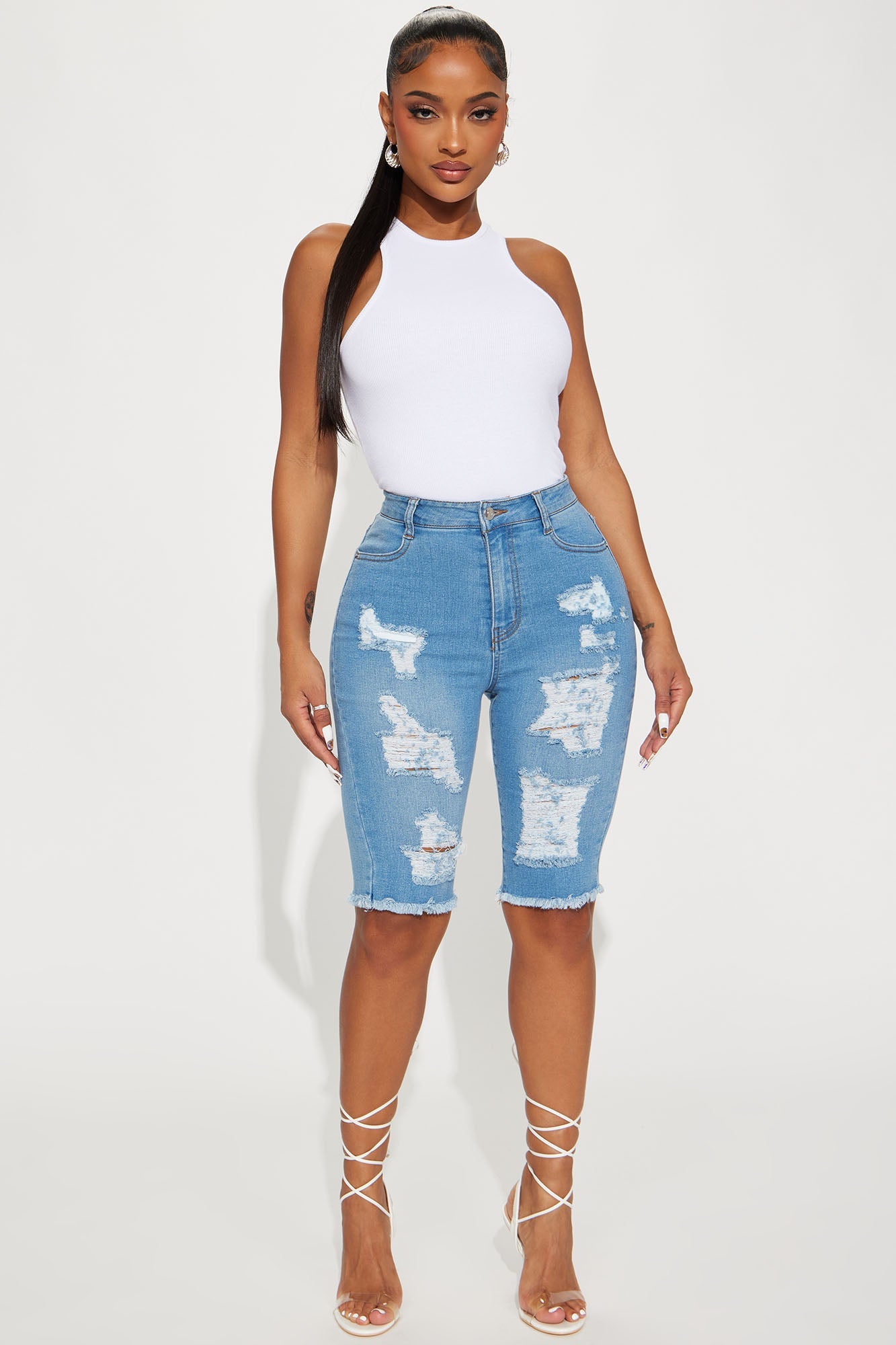 https://cdn.shopify.com/s/files/1/0293/9277/files/09-19-23Studio6_CB_AP_14-18-52_33_RJJ2048_Black_R_37759_MR.jpg?v=1740417950