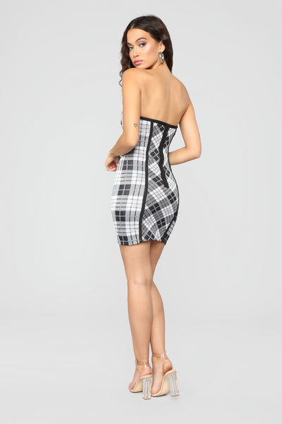 https://cdn.shopify.com/s/files/1/0293/9277/products/09-28-18_Studio_2_14-30-33_B4350_Black0628_JF.jpg?v=1571439684&with=400&height=600