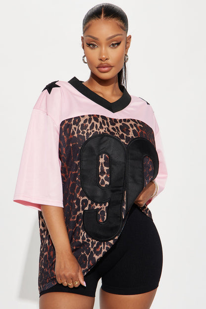 https://cdn.shopify.com/s/files/1/0293/9277/files/09-30-24_S2_6_T5028C_Pinkcombo_P_CXB_RL_15-07-16_11642_CM.jpg?v=1727817759
