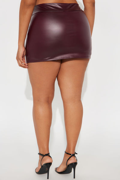 https://cdn.shopify.com/s/files/1/0293/9277/files/09-30-25_S2_28_M4781_Burgundy_ZSR_JG_AC_10-37-34_PLUS_35673_SG_81997f14-d56b-4fae-9585-09ac4275d2e6.jpg?v=1767037589&with=400&height=600