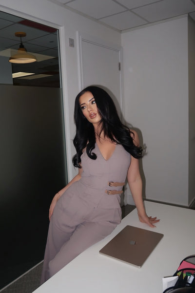 https://cdn.shopify.com/s/files/1/0293/9277/files/1-20-25__279_Brielle_Pant_Set_Grey_JR.jpg?v=1740099381&with=400&height=600