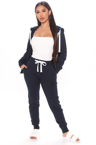 https://cdn.shopify.com/s/files/1/0293/9277/products/10-01-20Studio2_MS_SD_14-27-16_36_J415_Navy_8247_KL.jpg?v=1658435474&with=400&height=600
