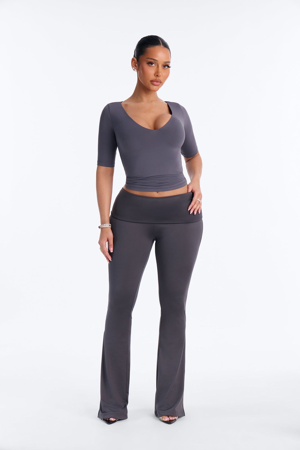 https://cdn.shopify.com/s/files/1/0293/9277/files/10-01-26_S4_39_FT25GWS032B_Charcoal_AB_AA_13-12-23_1423_PXF_CM.jpg?v=1791313193