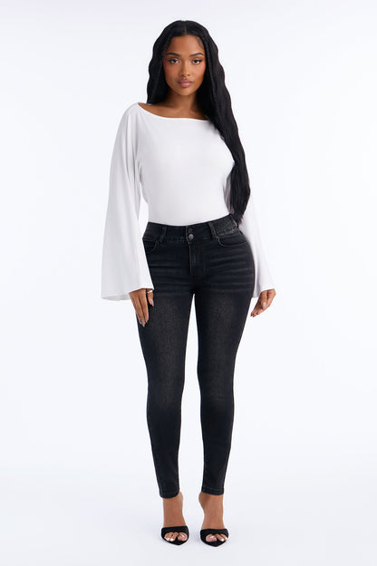 https://cdn.shopify.com/s/files/1/0293/9277/files/10-02-26_S6_22_P326JN35100_BlackWash_JG_AC_13-47-29_20216_MWA.jpg?v=1791905116