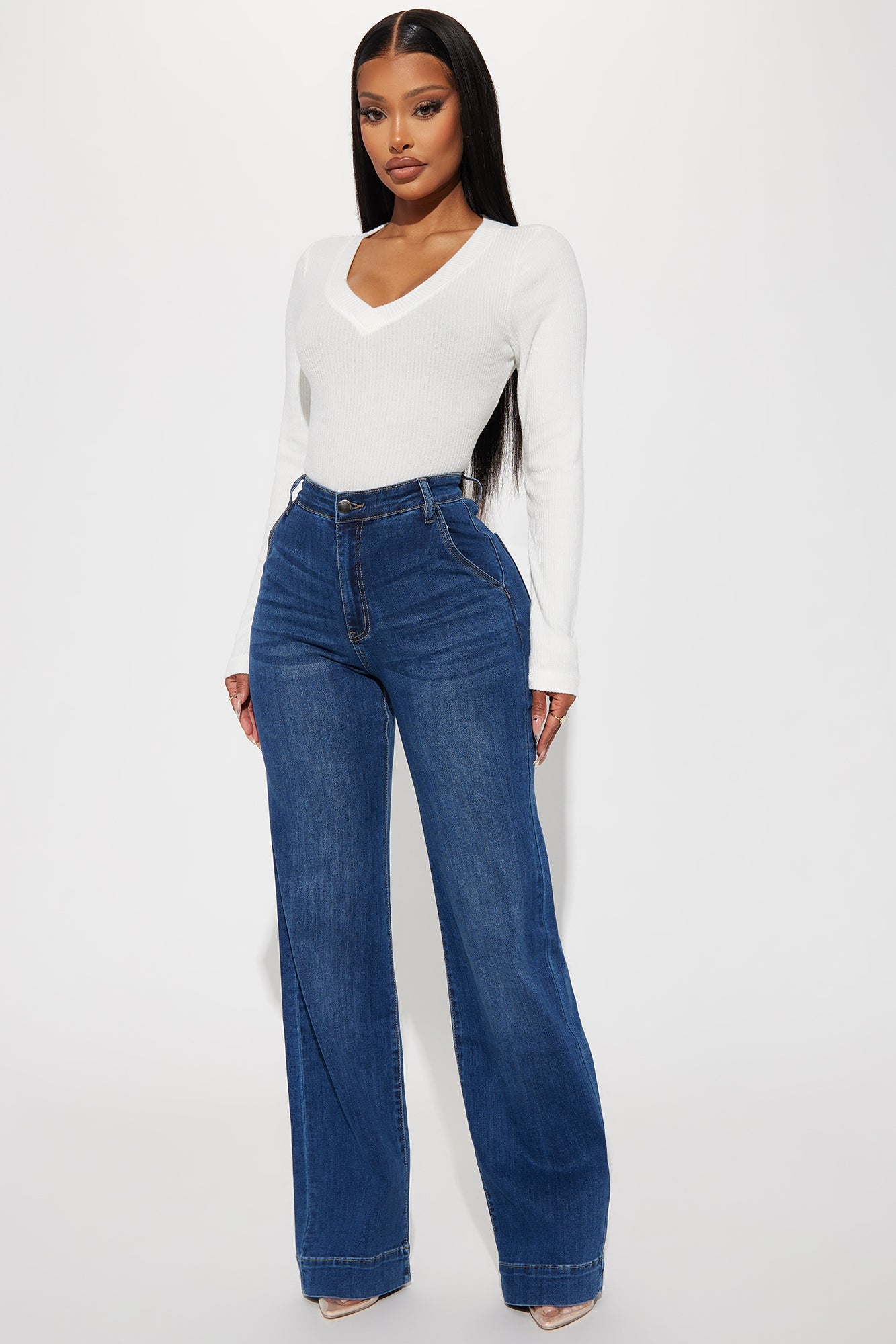 https://cdn.shopify.com/s/files/1/0293/9277/files/10-03-23Studio2_CC_RL_12-11-06_10_U482_DarkWash_21169_PXF.jpg?v=1696632449