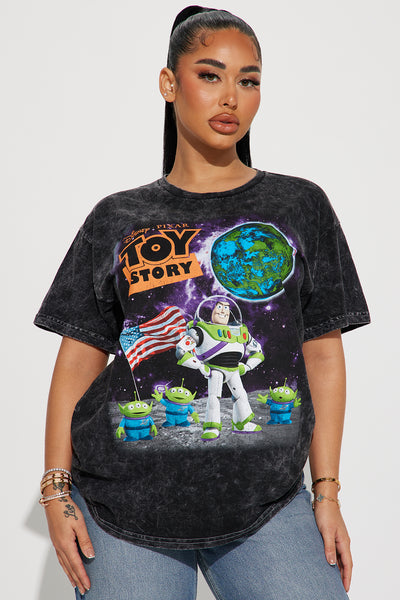 https://cdn.shopify.com/s/files/1/0293/9277/files/10-05-23Studio1_CB_MR_09-54-19_10_TSN001AJRFS_BlackWash_1521_PXF.jpg?v=1697144298&with=400&height=600