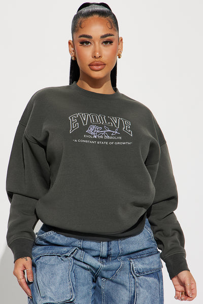 https://cdn.shopify.com/s/files/1/0293/9277/files/10-05-23Studio1_CB_MR_11-48-25_35_CLLG437F_BlackWash_P_27339_PXF.jpg?v=1697146007&with=400&height=600