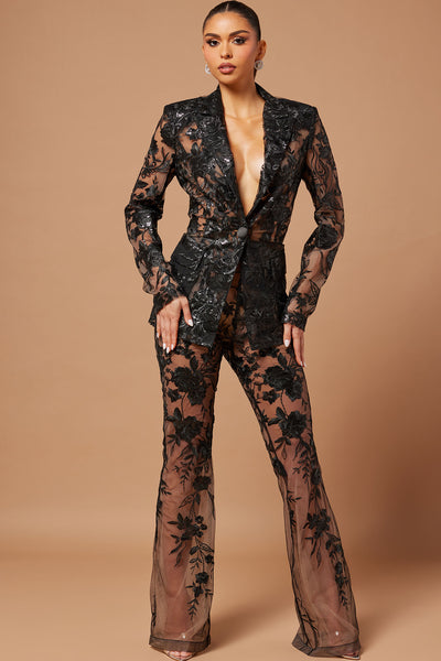 https://cdn.shopify.com/s/files/1/0293/9277/files/10-05-23Studio5_CXB_IM_15-09-25_38_C41385_Black_R_4914_LUXE_JB.jpg?v=1697475985&with=400&height=600
