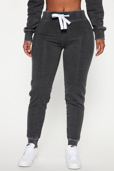 https://cdn.shopify.com/s/files/1/0293/9277/products/10-06-22Studio3_TH_RL_14-48-56_5_JU127_Charcoal_0926_EH.jpg?v=1701129340&with=400&height=600